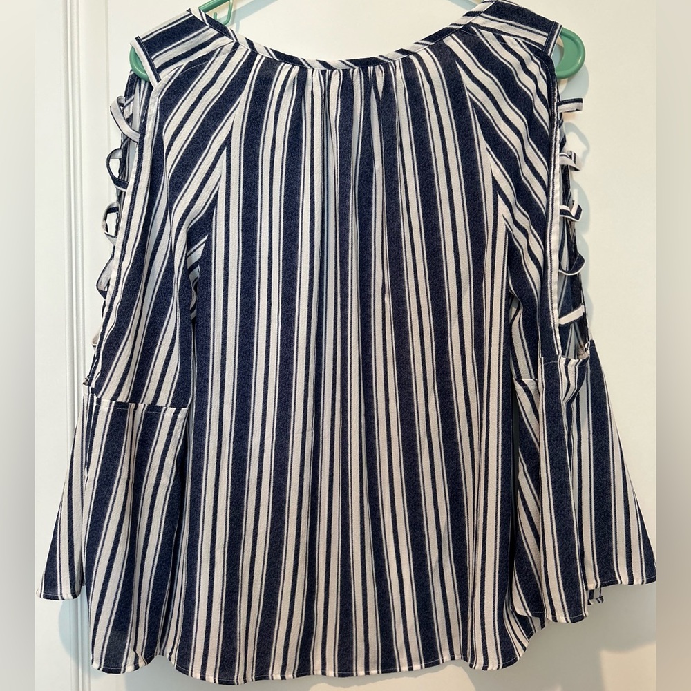 Jennifer Lopez Striped Navy and White Women's Size Medium Top - Picture 5 of 5